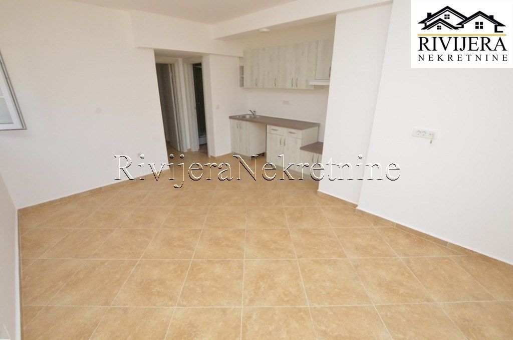 Квартира в Херцег-Нови, Черногория, 47 м² - фото 2