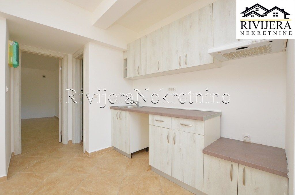 Квартира в Херцег-Нови, Черногория, 47 м² - фото 4