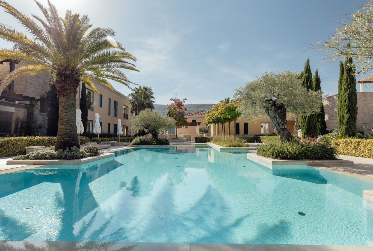 Квартира в Херцег-Нови, Черногория, 129 м² - фото 10