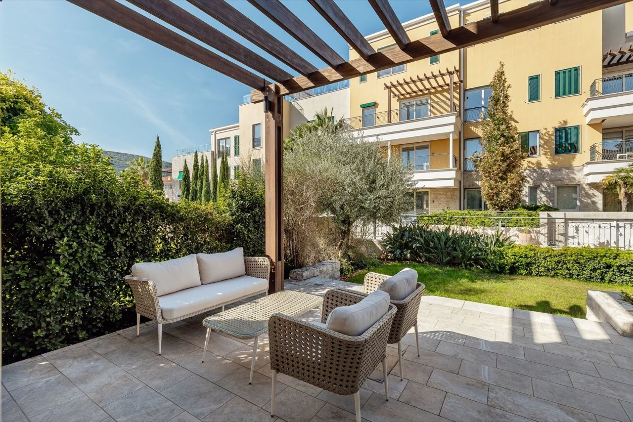 Квартира в Херцег-Нови, Черногория, 129 м² - фото 9