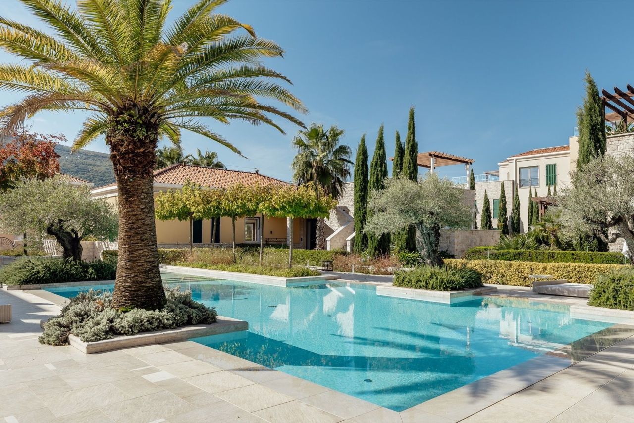 Квартира в Херцег-Нови, Черногория, 129 м² - фото 11