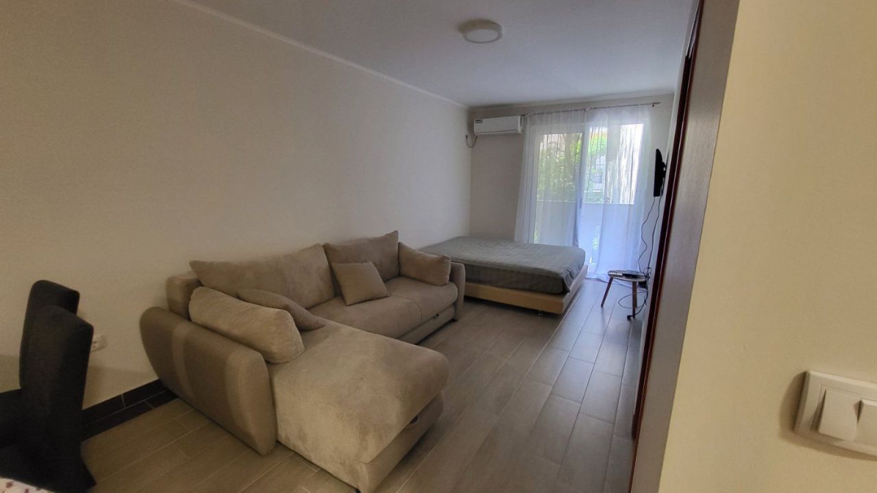 Апартаменты в Бечичи, Черногория, 48 м² - фото 1