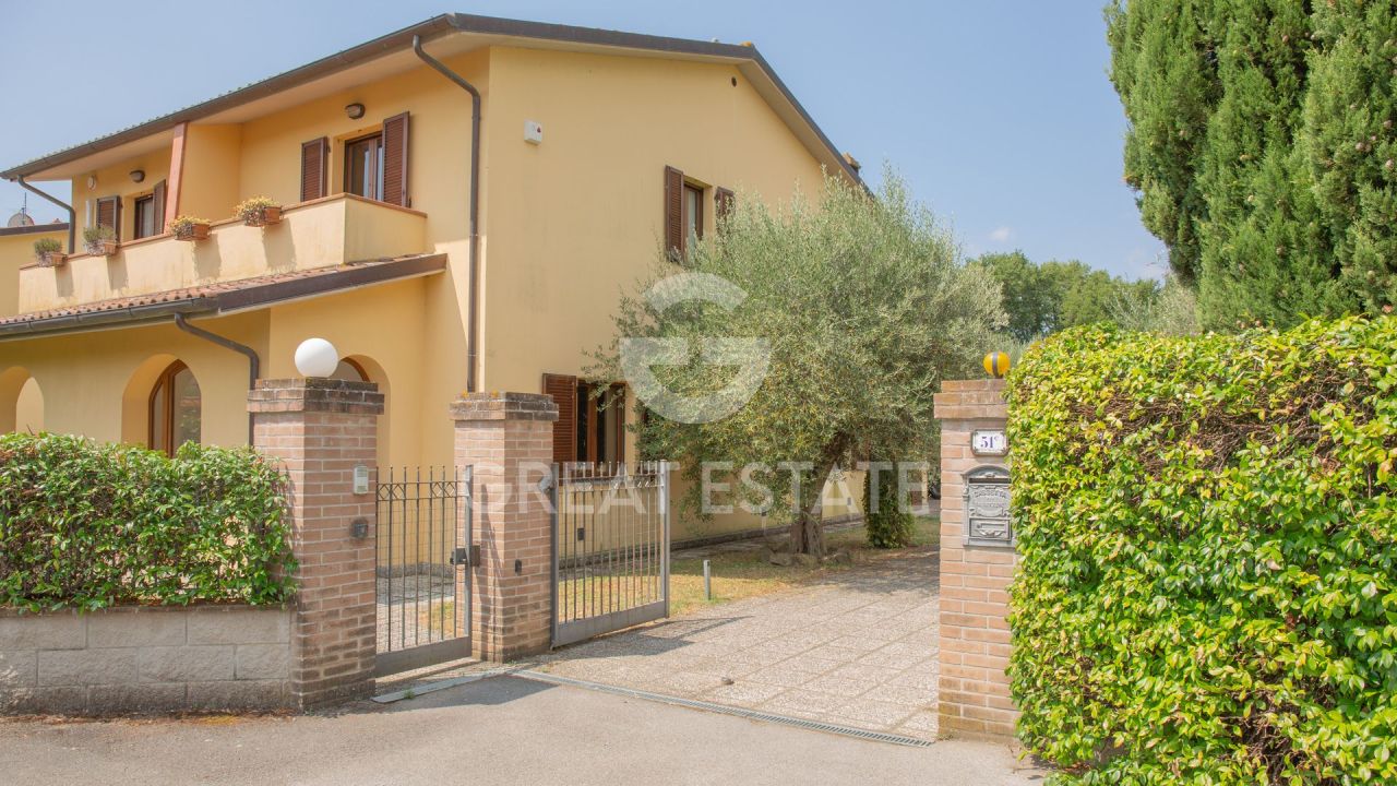 Вилла в Туоро-суль-Тразимено, Италия, 137.6 м² - фото 1