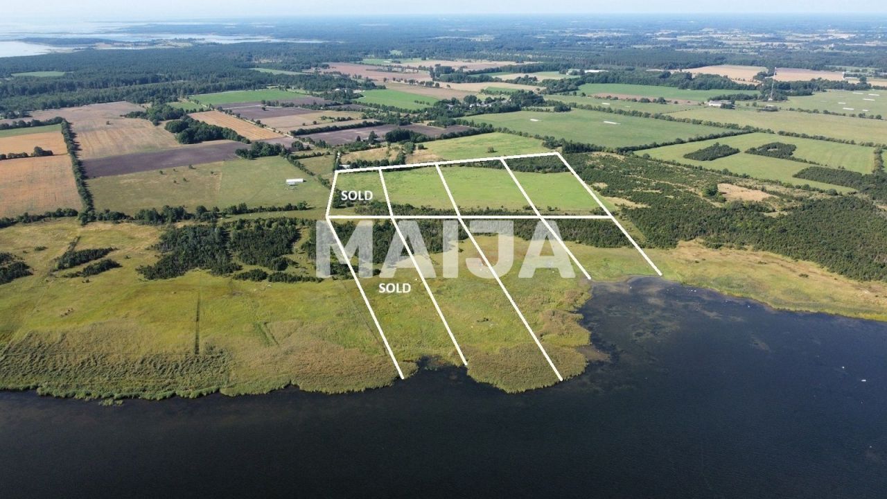 Земля на Сааремаа, Эстония, 45 569 м² - фото 1