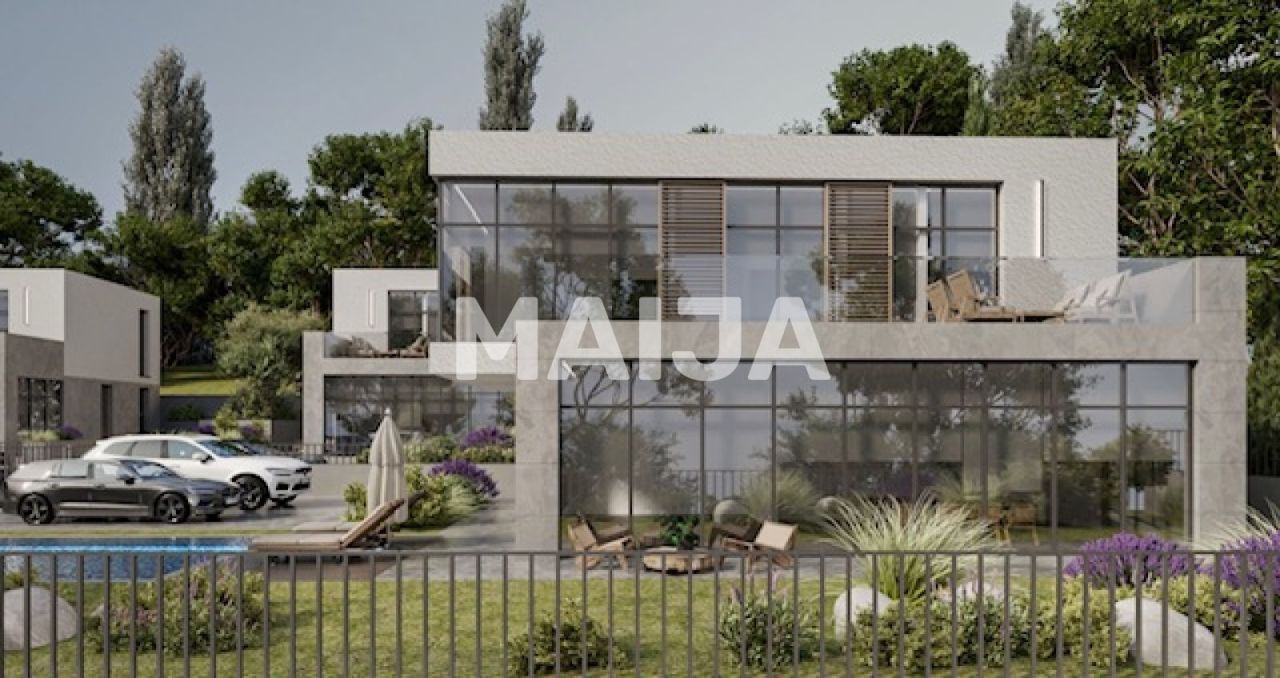 Дом в Тиране, Албания, 330 м² - фото 1