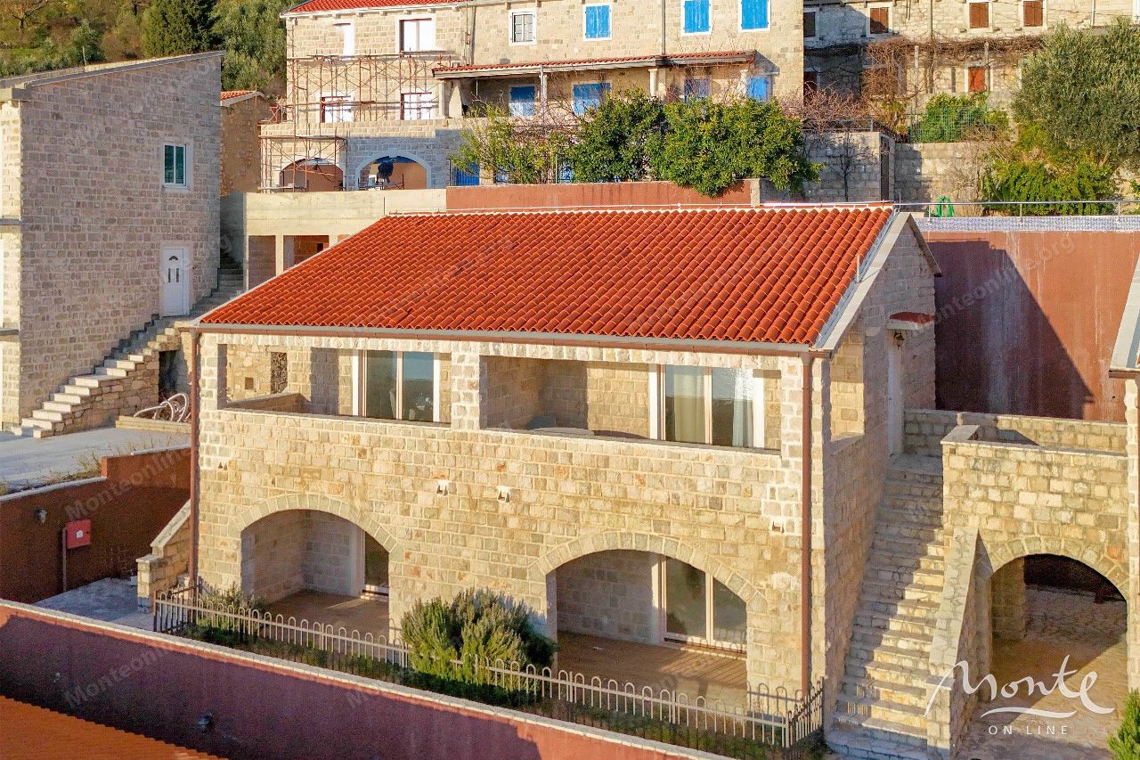 Квартира в Будве, Черногория, 46 м² - фото 1