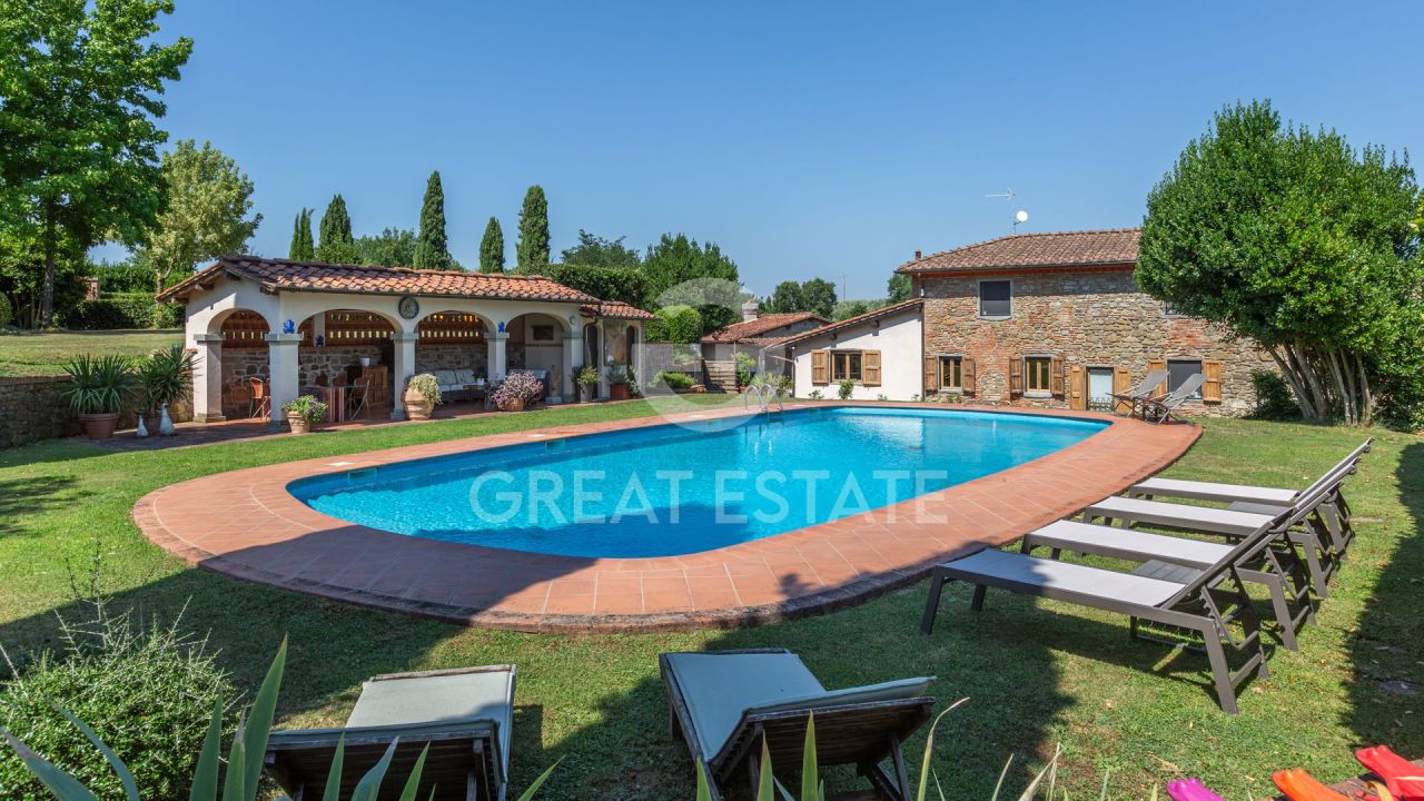 Дом в Реджелло, Италия, 719 м² - фото 2