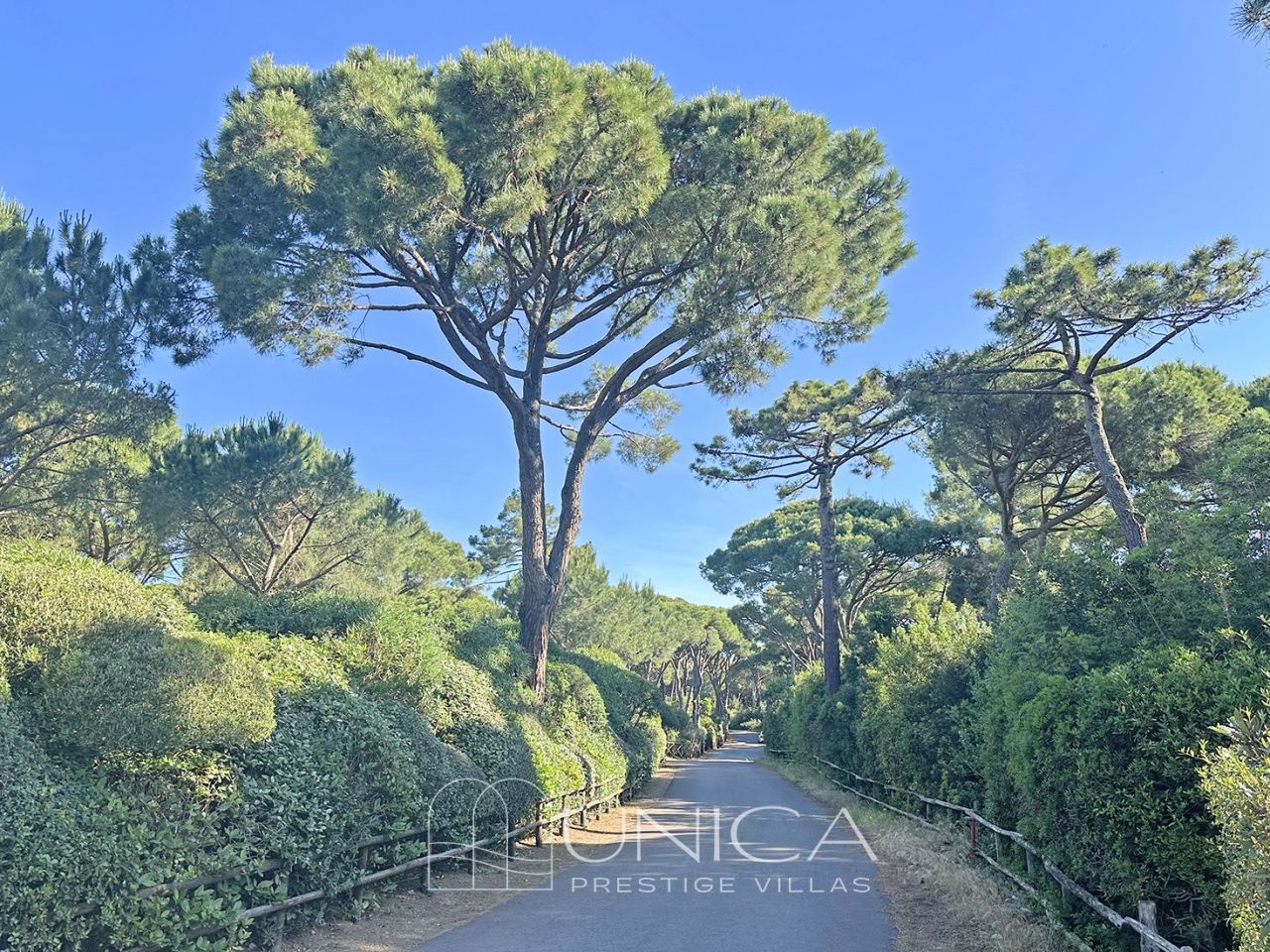 Вилла в Роккамаре, Италия, 280 м² - фото 15