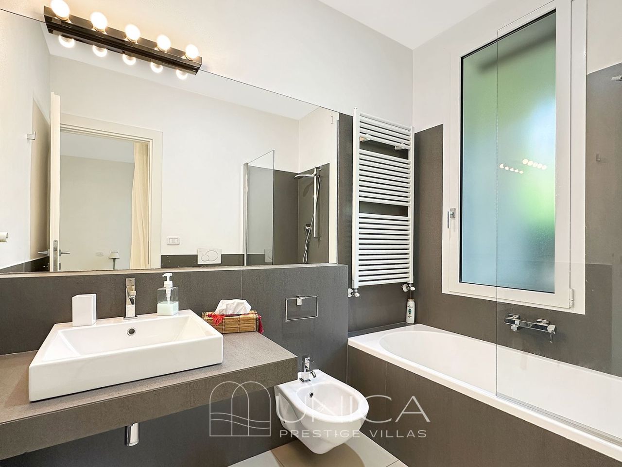 Вилла в Роккамаре, Италия, 280 м² - фото 14