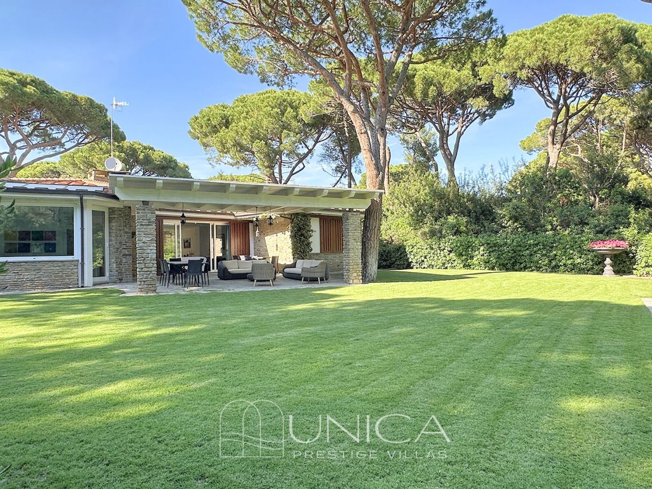 Вилла в Роккамаре, Италия, 280 м² - фото 3