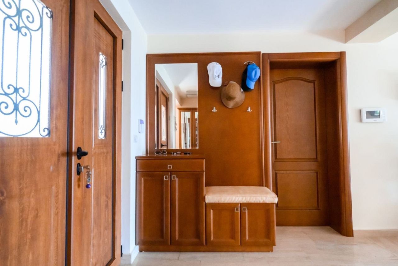 Отель, гостиница в Баре, Черногория, 252 м² - фото 17