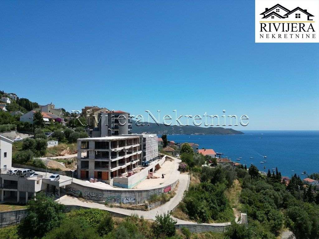 Квартира в Херцег-Нови, Черногория, 44 м² - фото 1