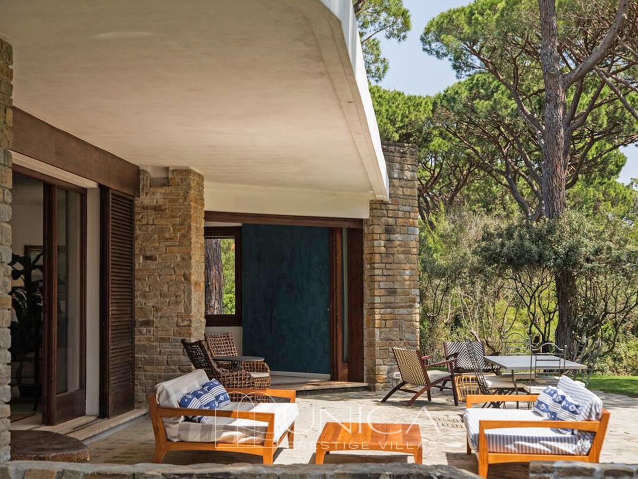 Вилла в Роккамаре, Италия, 420 м² - фото 2