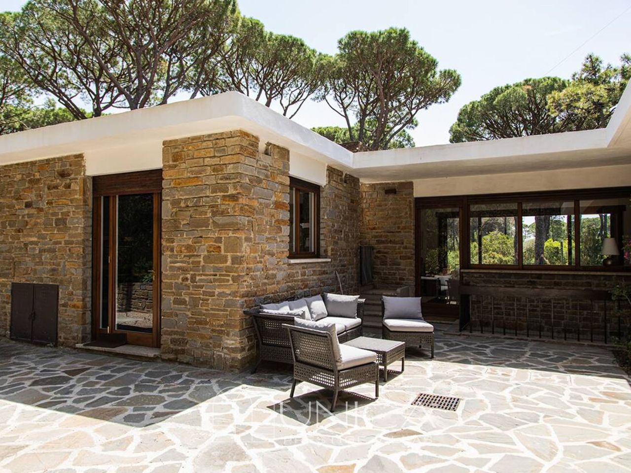 Вилла в Роккамаре, Италия, 420 м² - фото 5