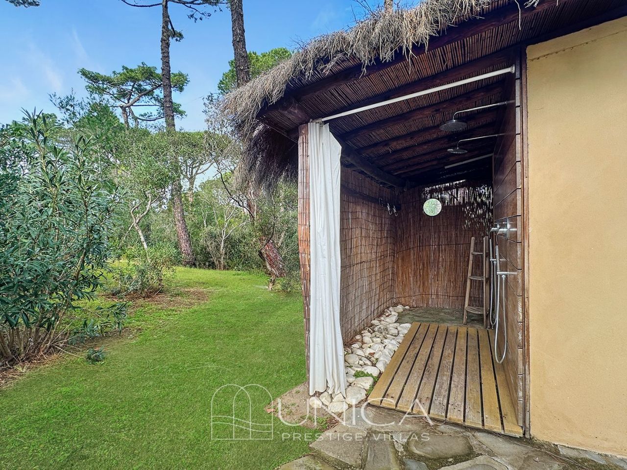 Вилла в Роккамаре, Италия, 420 м² - фото 6