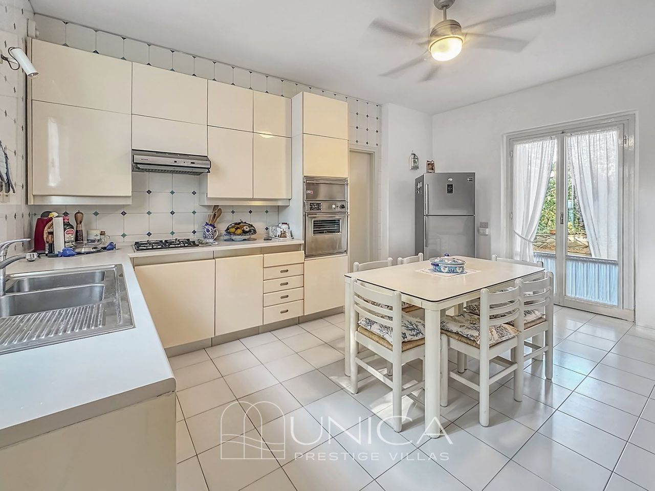 Вилла в Роккамаре, Италия, 250 м² - фото 12