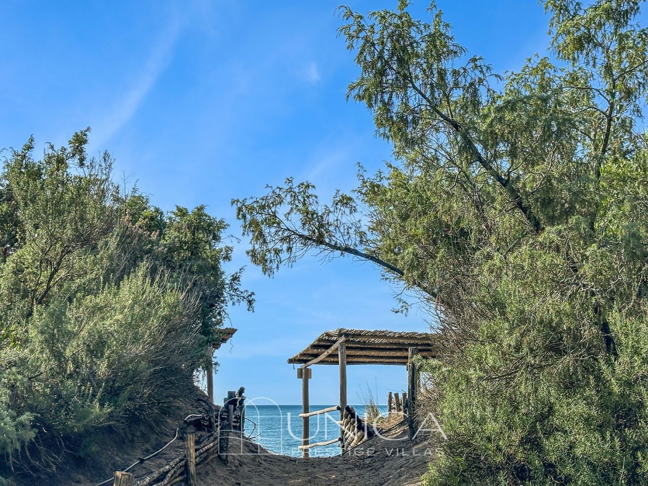 Вилла в Роккамаре, Италия, 250 м² - фото 16