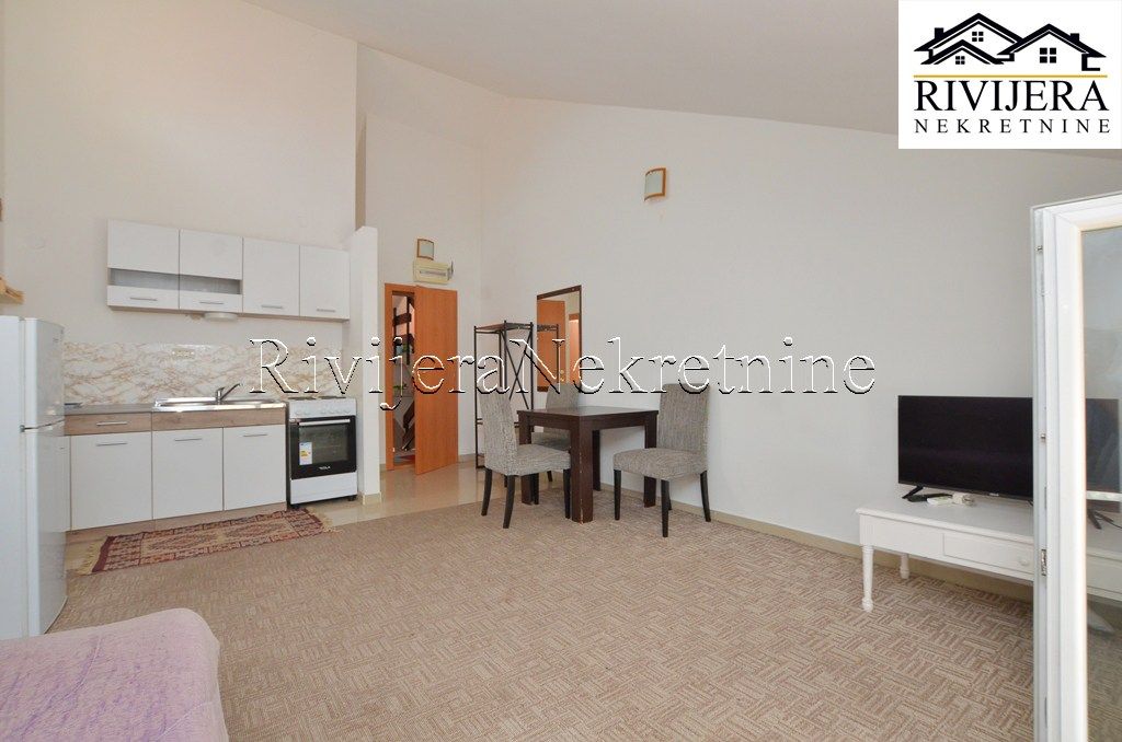 Квартира в Херцег-Нови, Черногория, 35 м² - фото 1