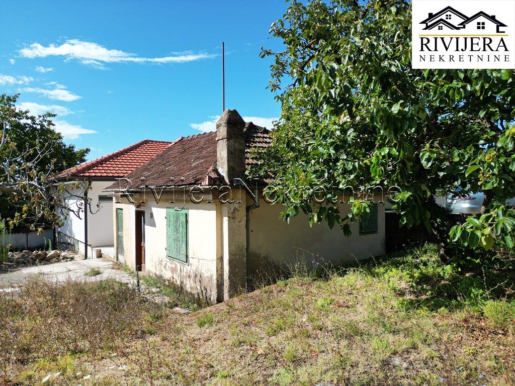 Дом в Херцег-Нови, Черногория, 76 м² - фото 1