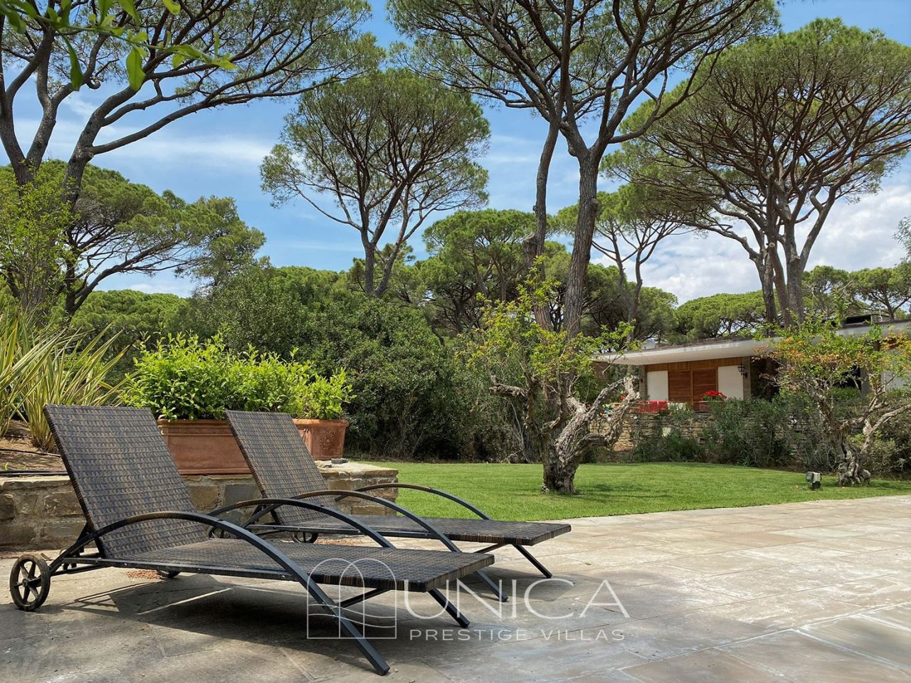 Вилла в Роккамаре, Италия, 500 м² - фото 6