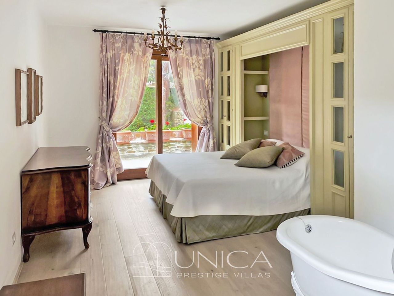 Вилла в Роккамаре, Италия, 500 м² - фото 12