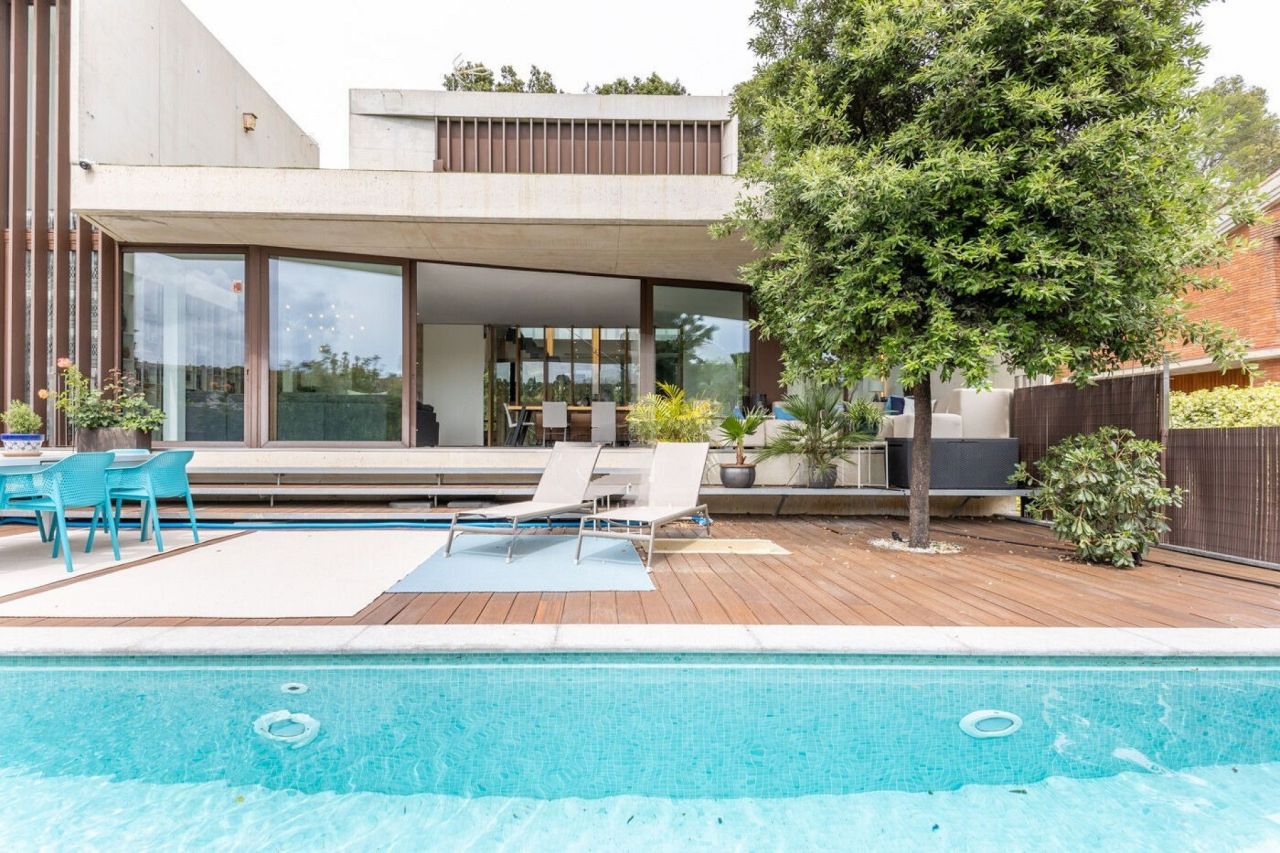 Вилла в Барселоне, Испания, 573 м² - фото 2