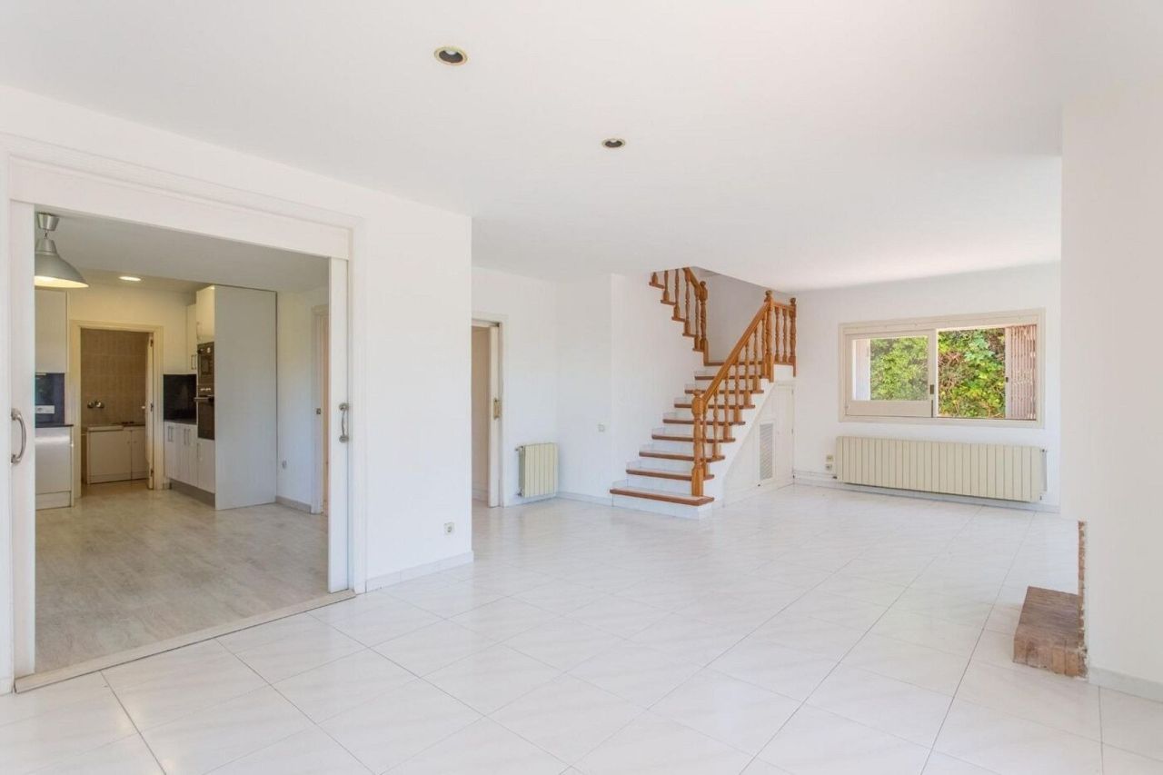 Дом в Сант-Андреу, Испания, 380 м² - фото 8