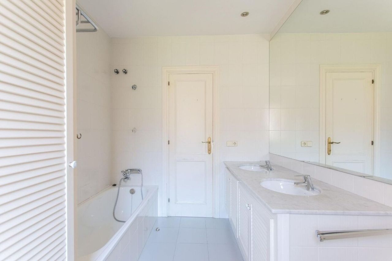 Дом в Сант-Андреу, Испания, 380 м² - фото 17