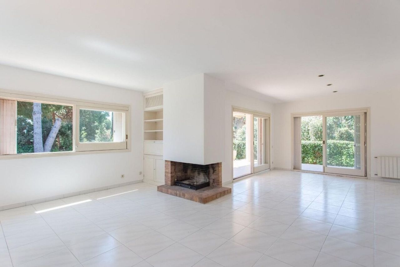 Дом в Сант-Андреу, Испания, 380 м² - фото 6