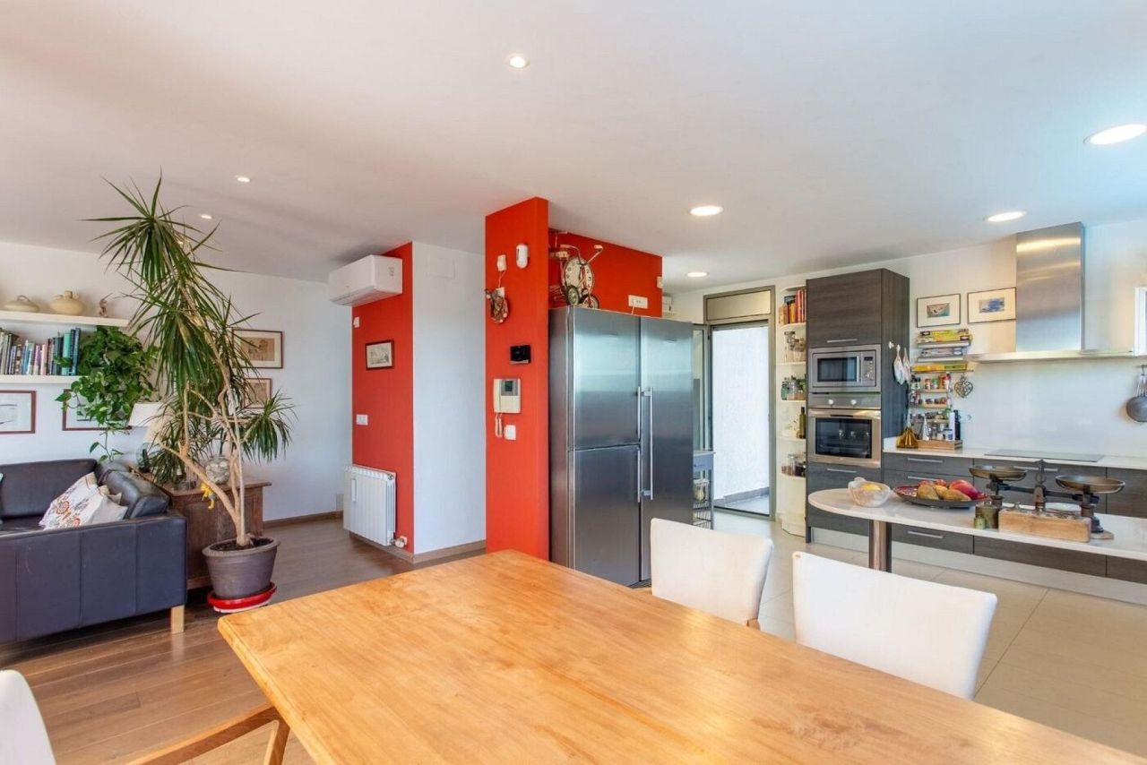 Дом в Барселоне, Испания, 203 м² - фото 5