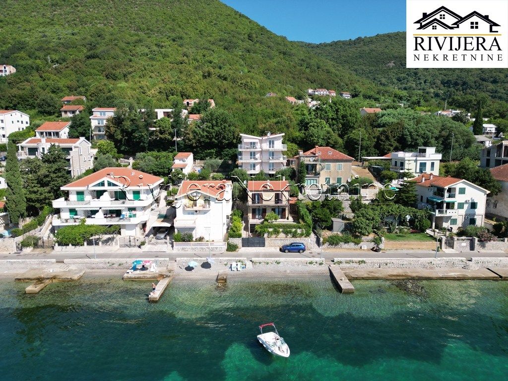 Квартира в Херцег-Нови, Черногория, 50 м² - фото 9