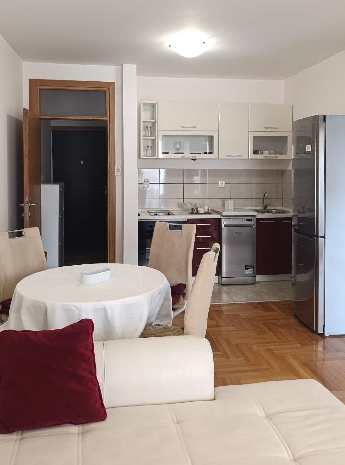 Коммерческая недвижимость в Будве, Черногория, 45 м² - фото 8