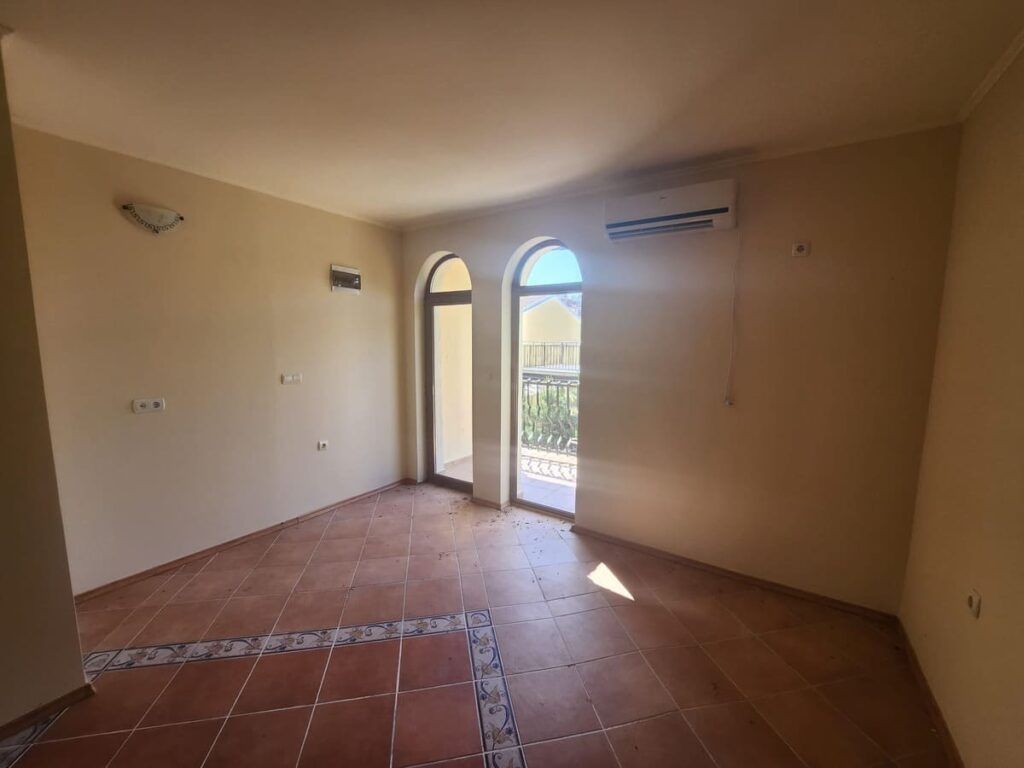 Квартира в Елените, Болгария, 112 м² - фото 1