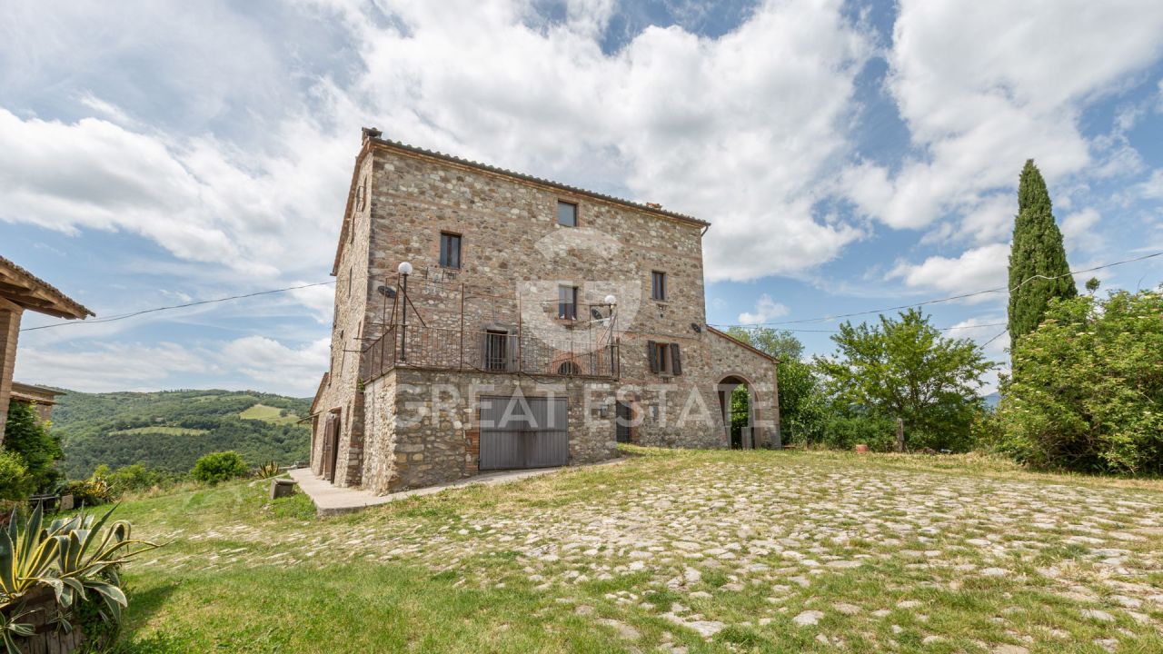Дом в Фабро, Италия, 386.3 м² - фото 1