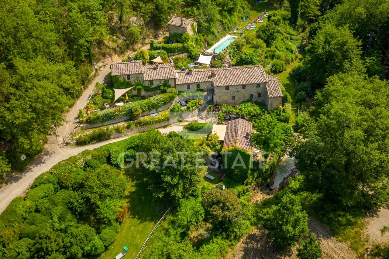 Дом в Кастеллина-ин-Кьянти, Италия, 768.95 м² - фото 1