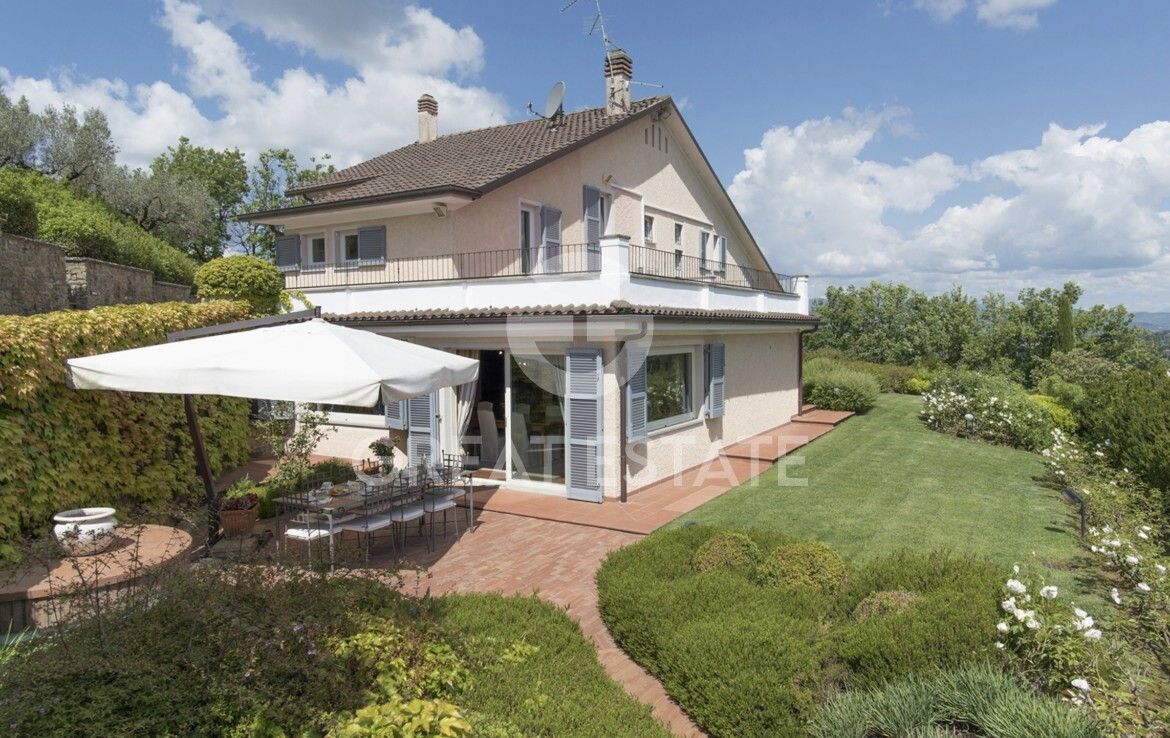 Вилла в Ареццо, Италия, 616.6 м² - фото 2