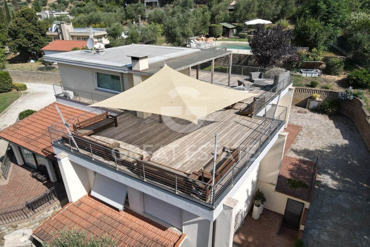 Вилла в Суверето, Италия, 246.25 м² - фото 2