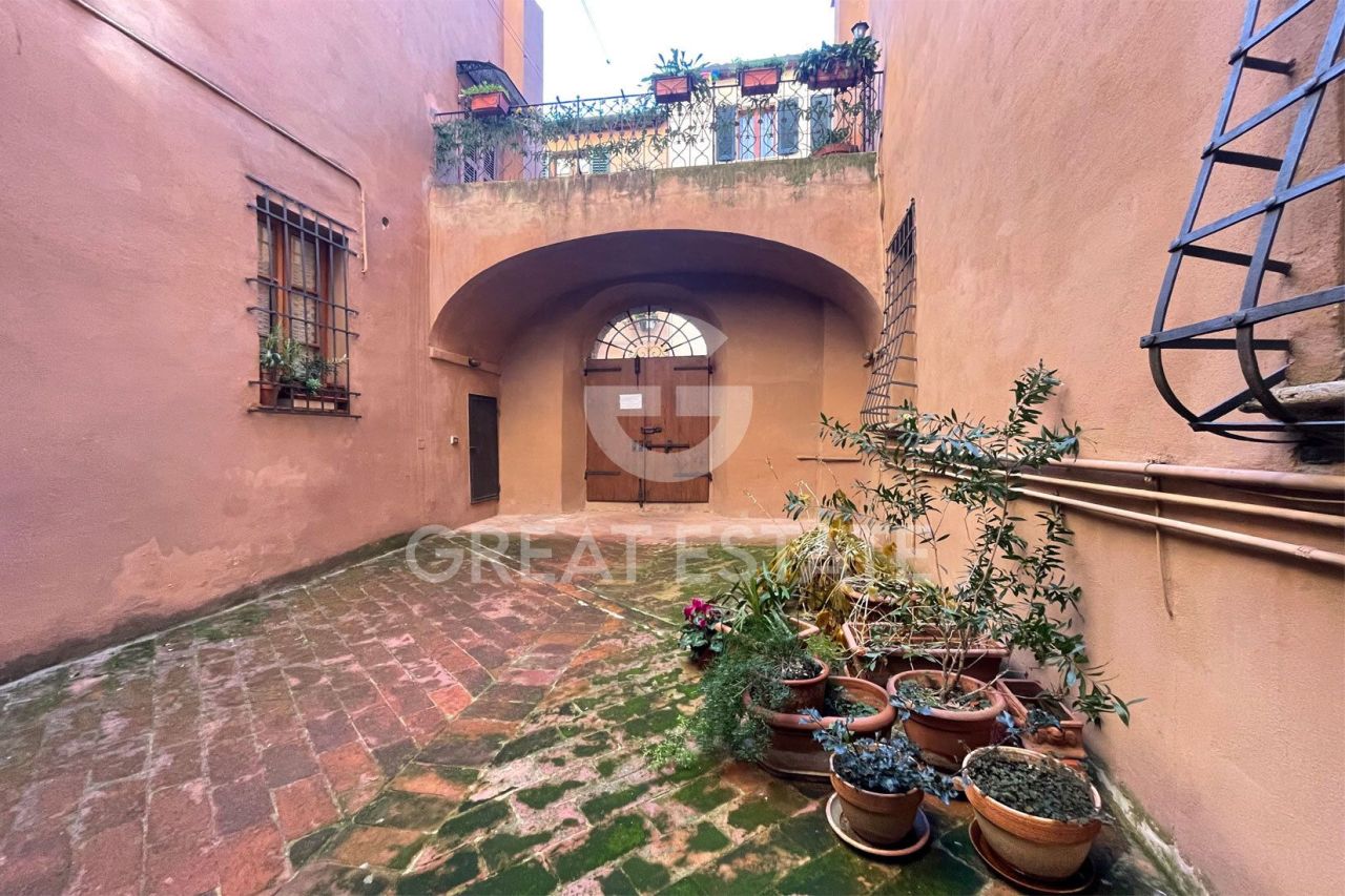 Апартаменты в Монтепульчано, Италия, 275 м² - фото 3