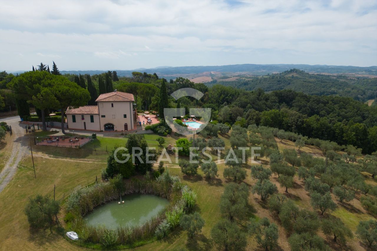 Дом в Кастельфьорентино, Италия, 1 426.2 м² - фото 3