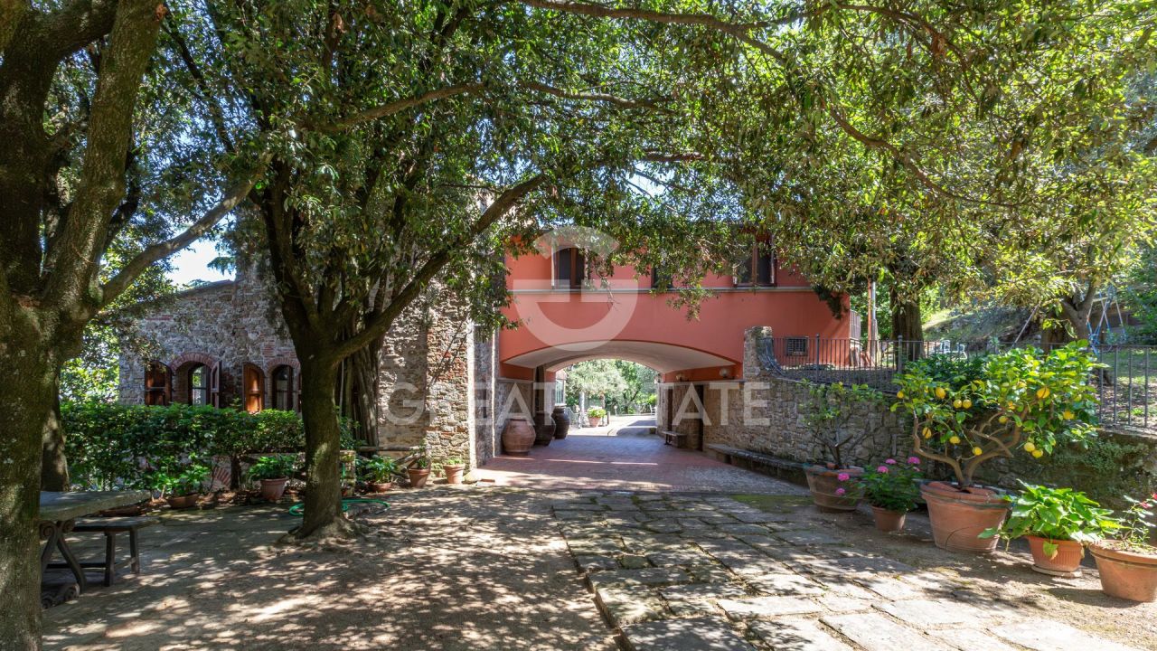 Дом в Ареццо, Италия, 458.05 м² - фото 3