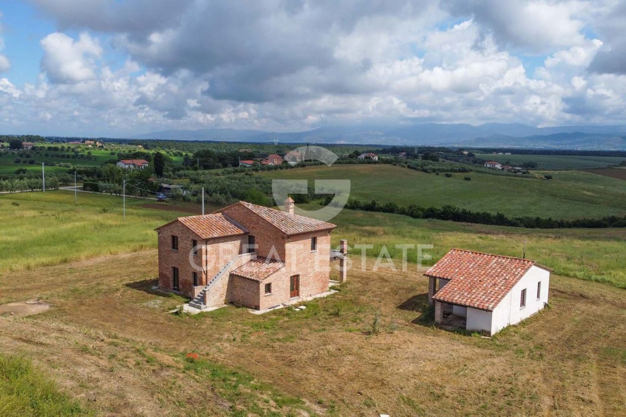 Дом в Кастильоне-дель-Лаго, Италия, 325.1 м² - фото 4