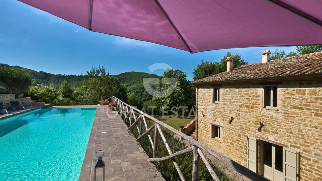 Дом в Губбио, Италия, 388.6 м² - фото 4