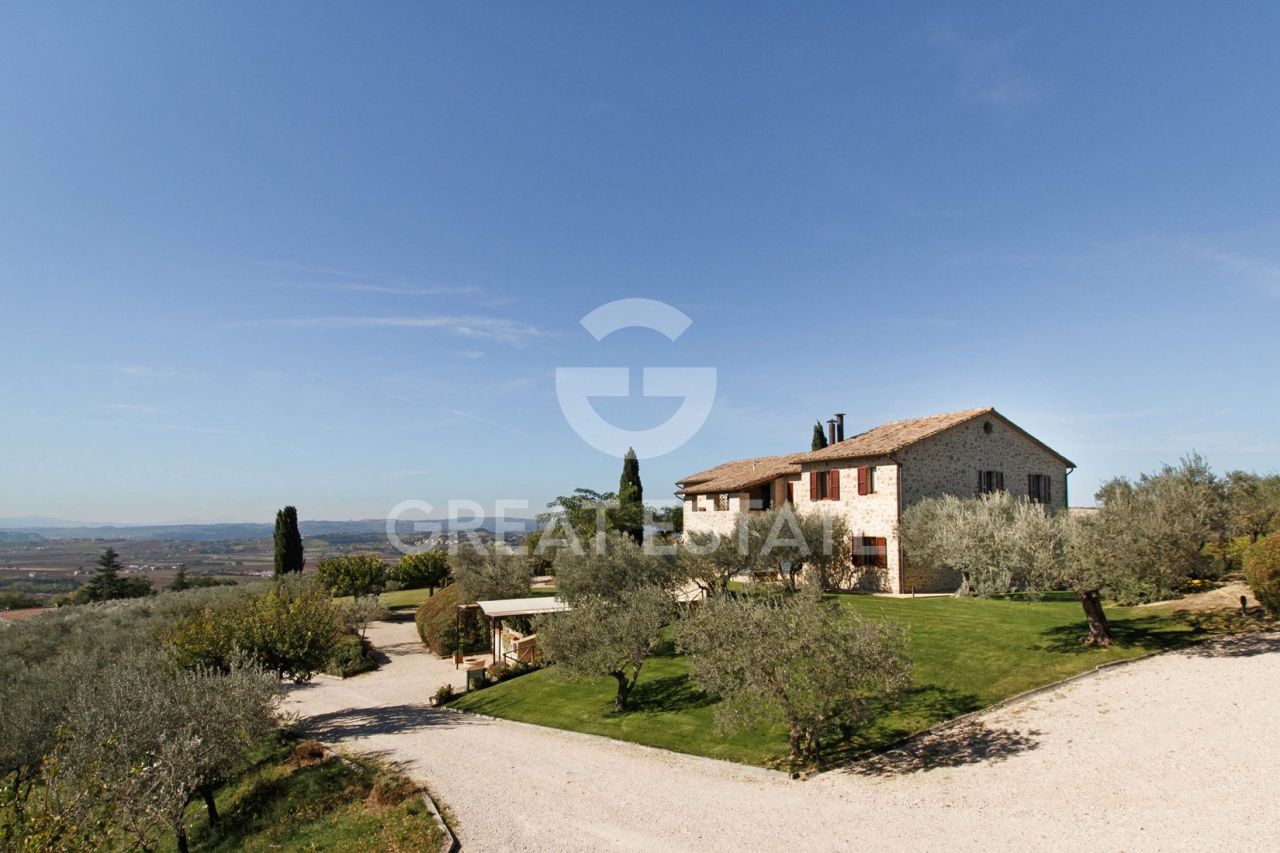 Дом в Ассизи, Италия, 690.8 м² - фото 4