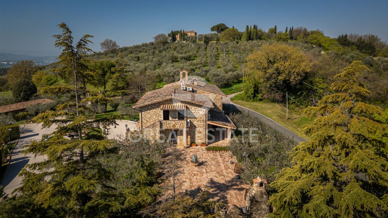 Дом в Ассизи, Италия, 551.5 м² - фото 4