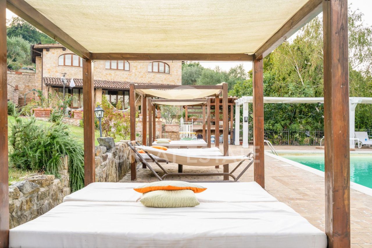 Дом в Тоди, Италия, 811.85 м² - фото 5