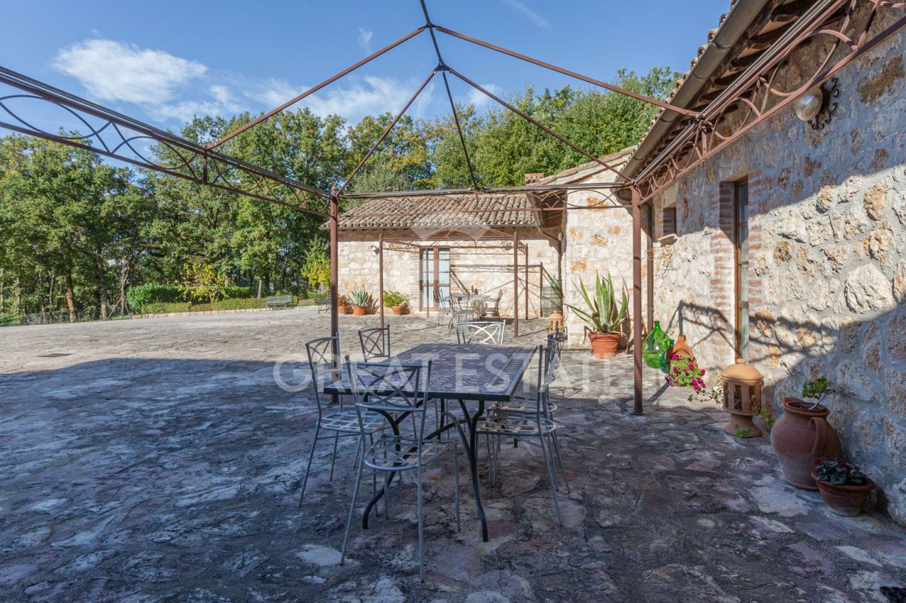 Дом Gualdo Cattaneo, Италия, 339.5 м² - фото 5