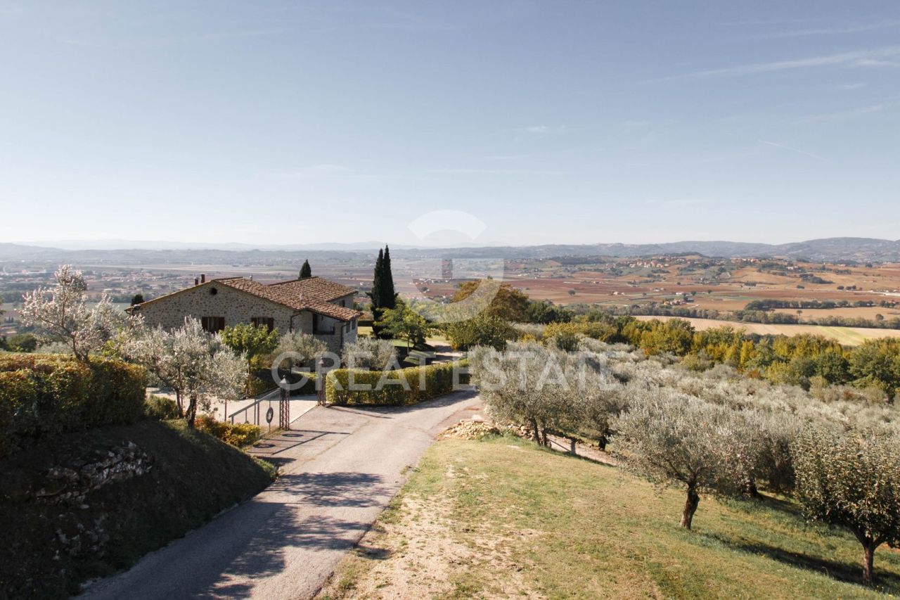 Дом в Ассизи, Италия, 690.8 м² - фото 5