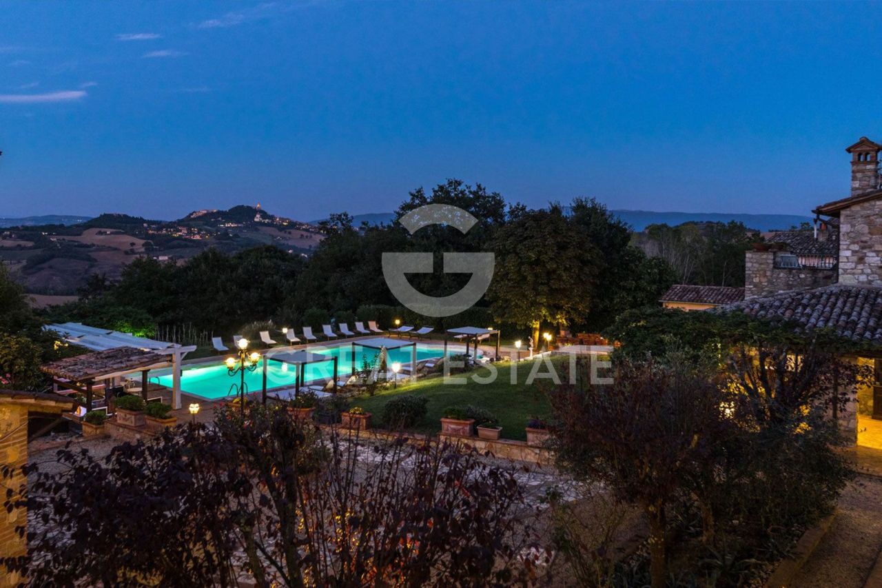 Дом в Тоди, Италия, 811.85 м² - фото 8