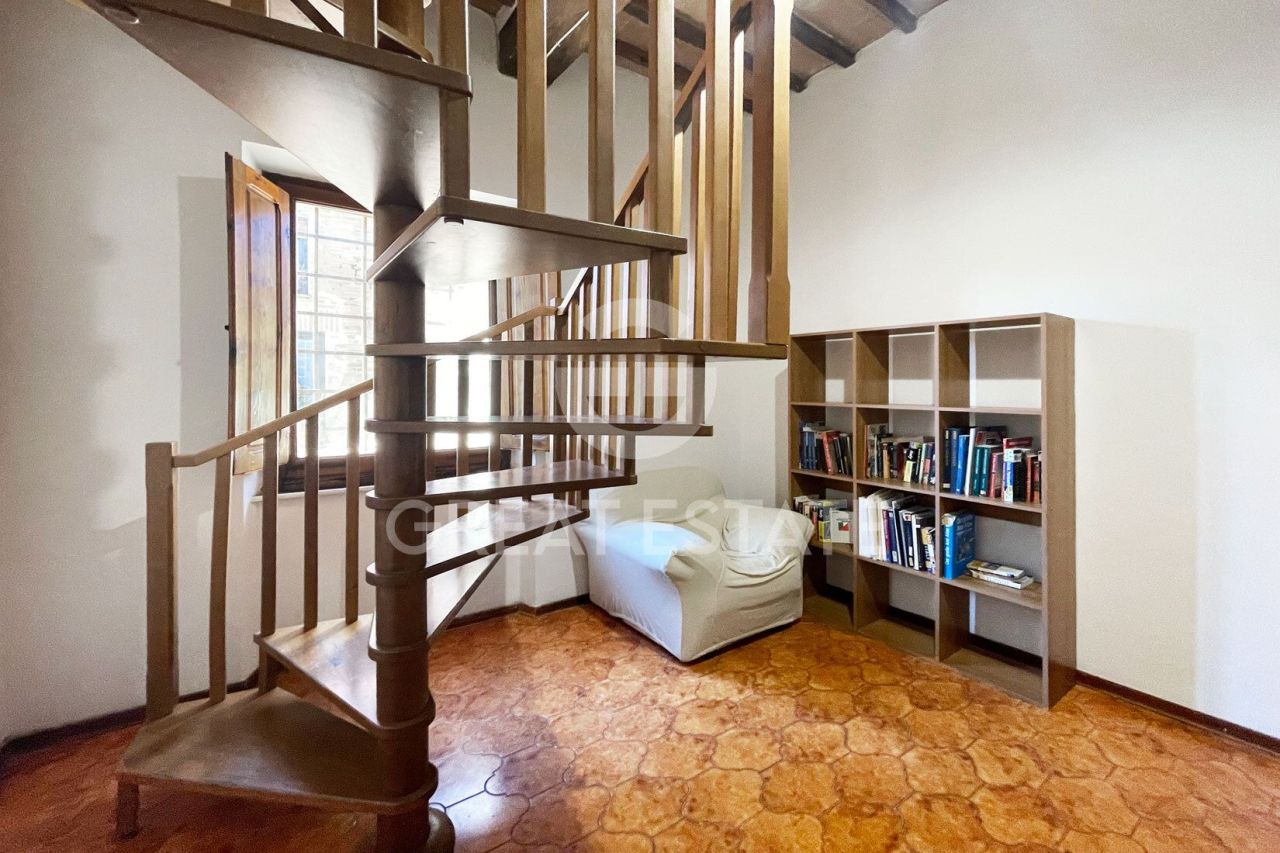 Апартаменты в Монтепульчано, Италия, 275 м² - фото 9