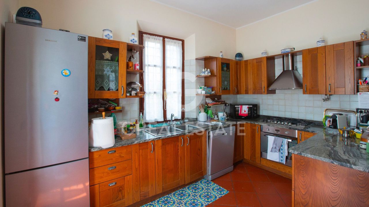 Вилла в Кастильоне-дель-Лаго, Италия, 262 м² - фото 9